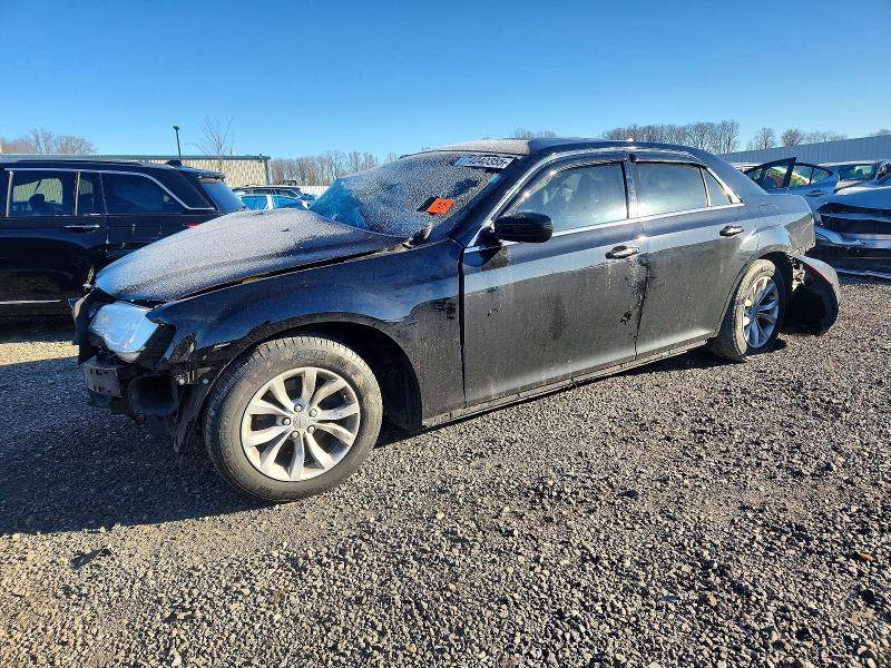 2015 CHRYSLER 300 — VIN 2C3CCAAG4FH899122