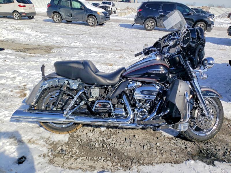 2017 HARLEY-DAVIDSON FLHTCU — VIN 1HD1FCC12HB601501