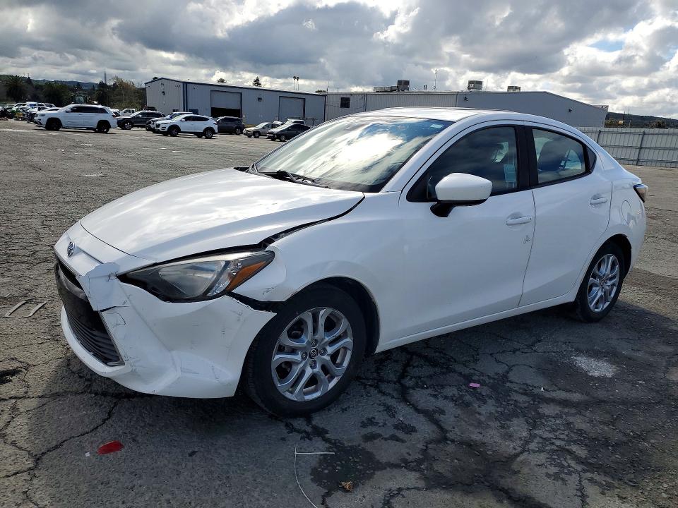 2017 TOYOTA YARIS IA — VIN 3MYDLBYV3HY182123