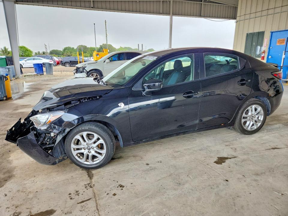 2017 TOYOTA YARIS IA — VIN 3MYDLBYVXHY194480