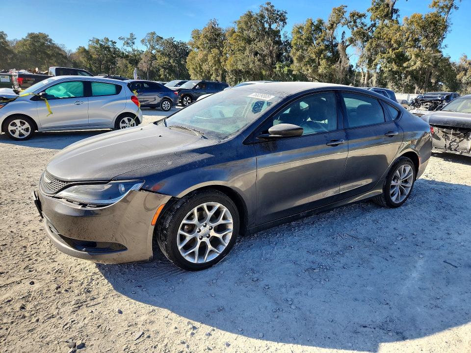 2015 CHRYSLER 200 — VIN 1C3CCCDG9FN523112