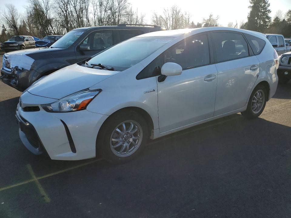 2015 TOYOTA PRIUS V — VIN JTDZN3EUXFJ033855