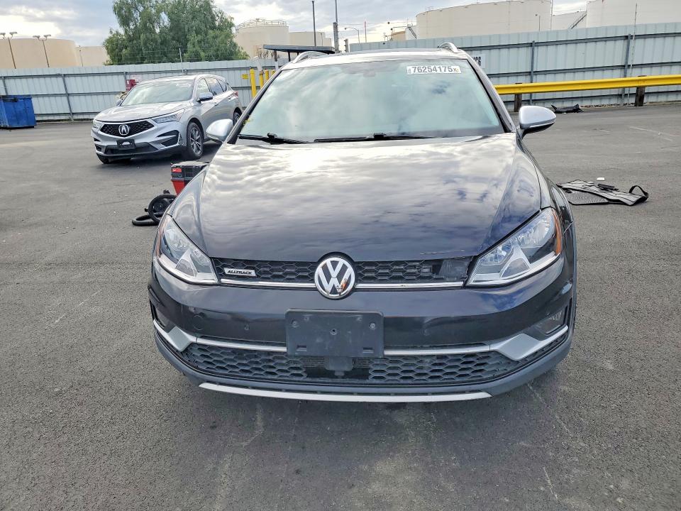 3VWH17AUXHM543369
