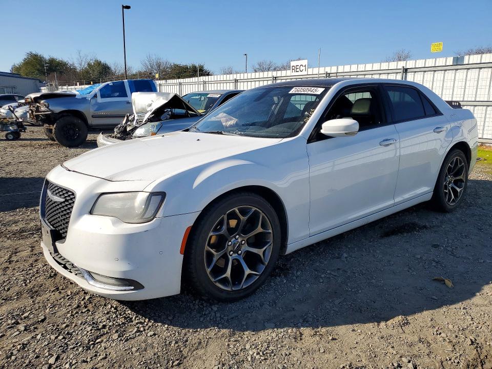 2018 CHRYSLER 300 — VIN 2C3CCABG9JH141204