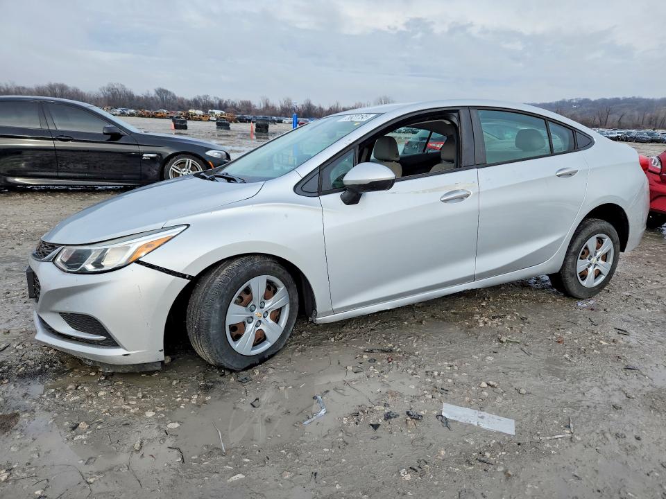 2018 CHEVROLET CRUZE — VIN 1G1BC5SM2J7143756
