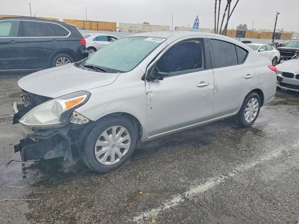 2019 NISSAN VERSA — VIN 3N1CN7AP6KL852803