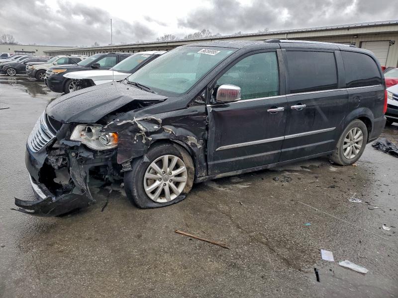 2015 CHRYSLER TOWN & COU — VIN 2C4RC1GG0FR716550