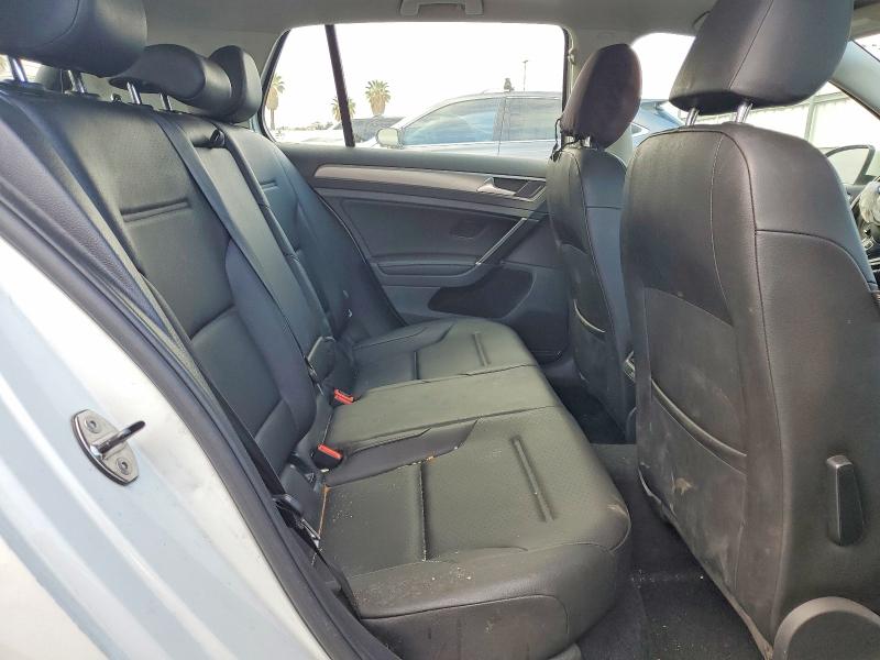 3VW217AU2HM048993
