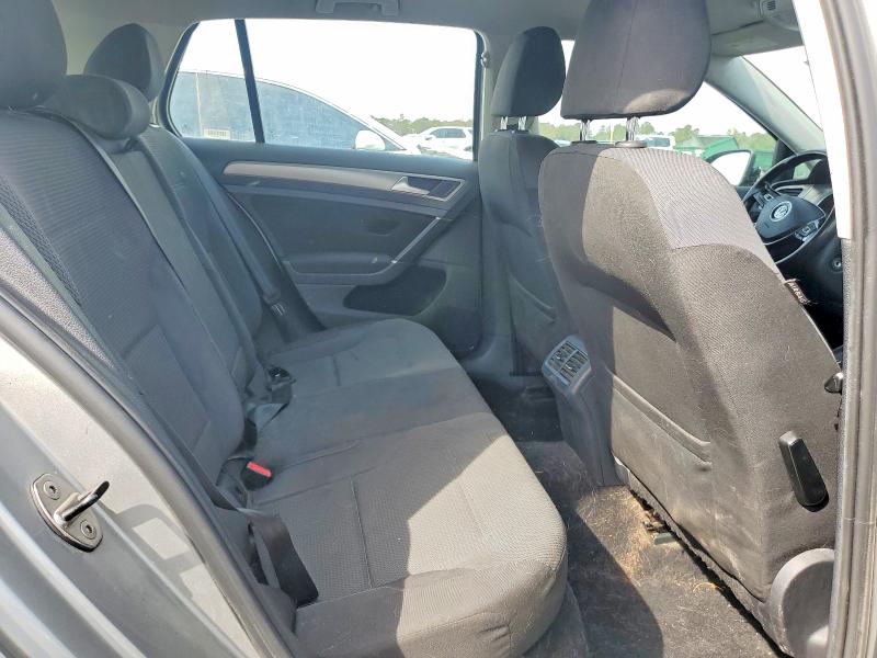 3VW217AU6GM041818