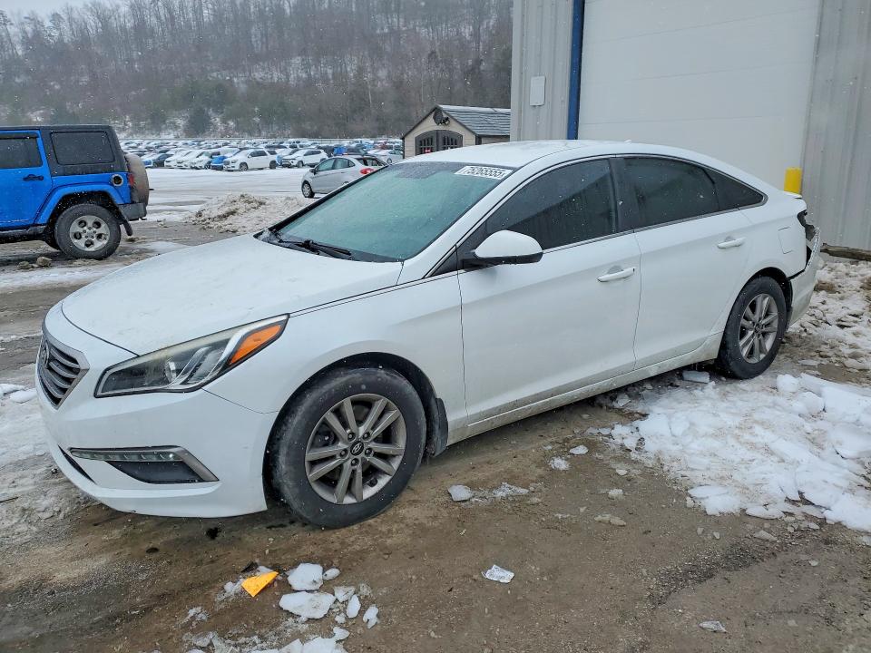2015 HYUNDAI SONATA — VIN 5NPE24AF3FH247681