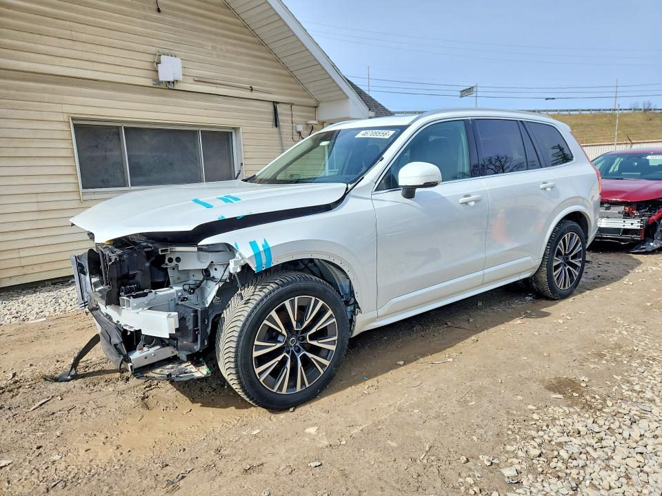 2021 VOLVO XC90 — VIN YV4A221K2M1681785