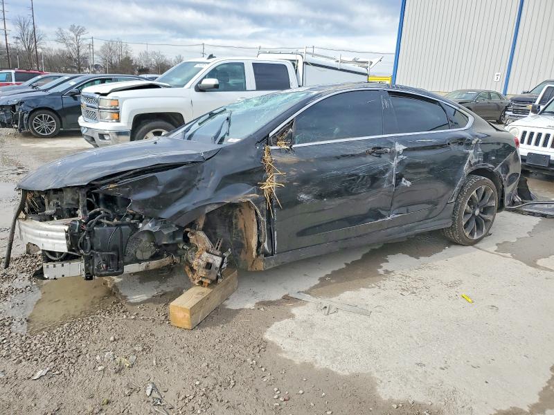 2016 CHRYSLER 200 — VIN 1C3CCCEG5GN126125