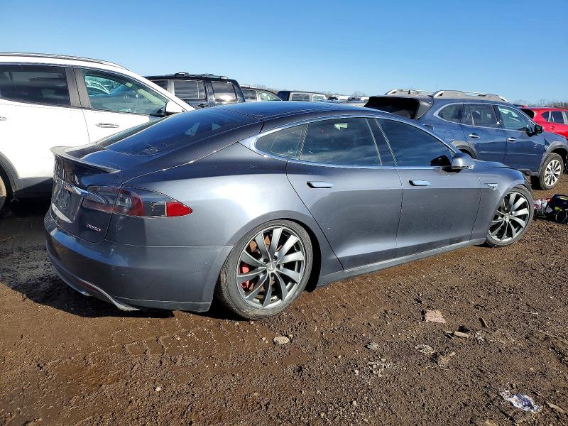 2015 TESLA MODEL S 85 — VIN 5YJSA1H21FFP69876