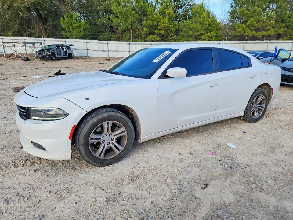 2015 DODGE CHARGER SE — VIN 2C3CDXBG7FH737581