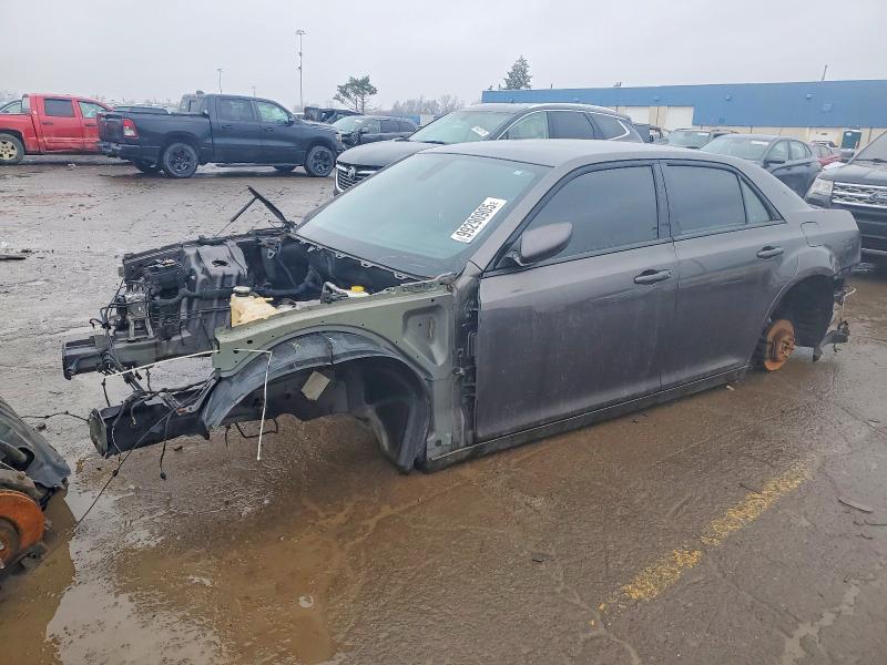 2017 CHRYSLER 300 — VIN 2C3CCAGG2HH648318
