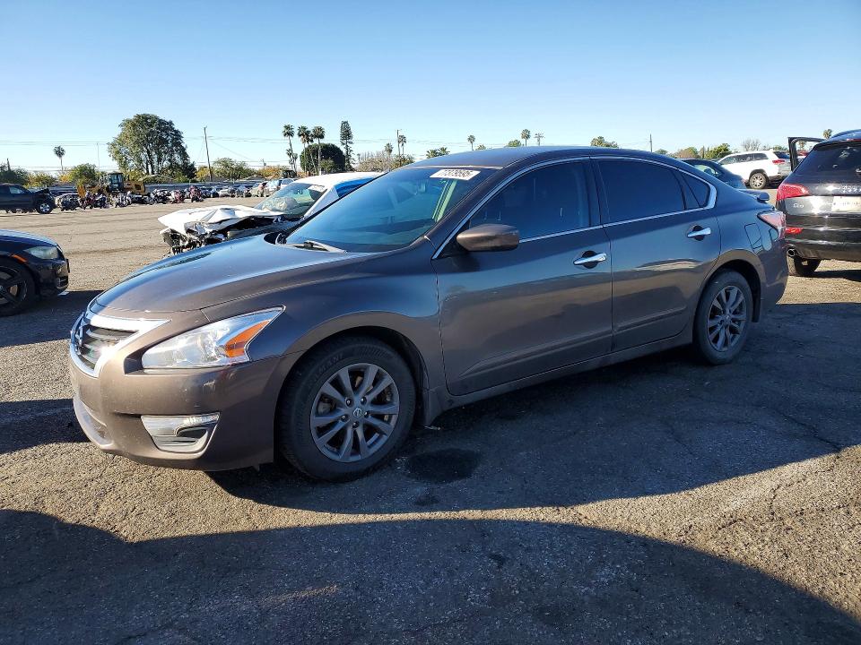 2015 NISSAN ALTIMA — VIN 1N4AL3AP9FN895904