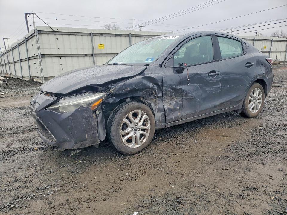 2017 TOYOTA YARIS IA — VIN 3MYDLBYVXHY180367