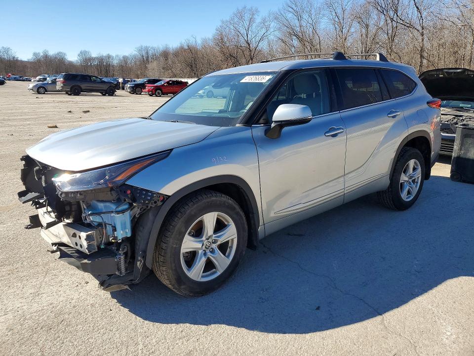 2022 TOYOTA HIGHLANDER — VIN 5TDBZRBH8NS254128