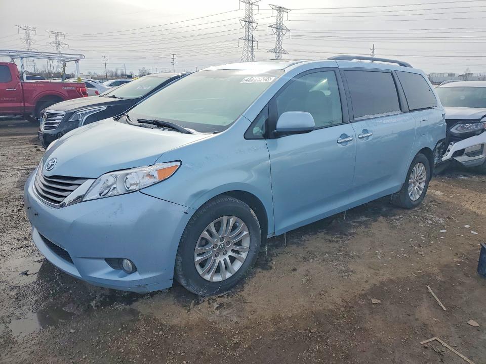 2017 TOYOTA SIENNA — VIN 5TDYZ3DC0HS867776