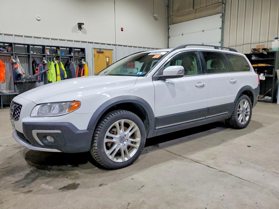 2016 VOLVO XC70 — VIN YV4612NK1G1243377