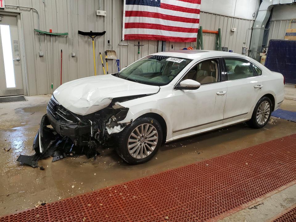 2016 VOLKSWAGEN PASSAT — VIN 1VWBT7A3XGC043249