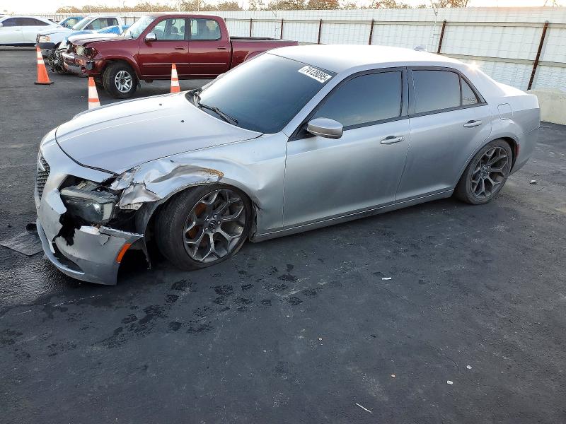 2015 CHRYSLER 300 — VIN 2C3CCABG2FH743238