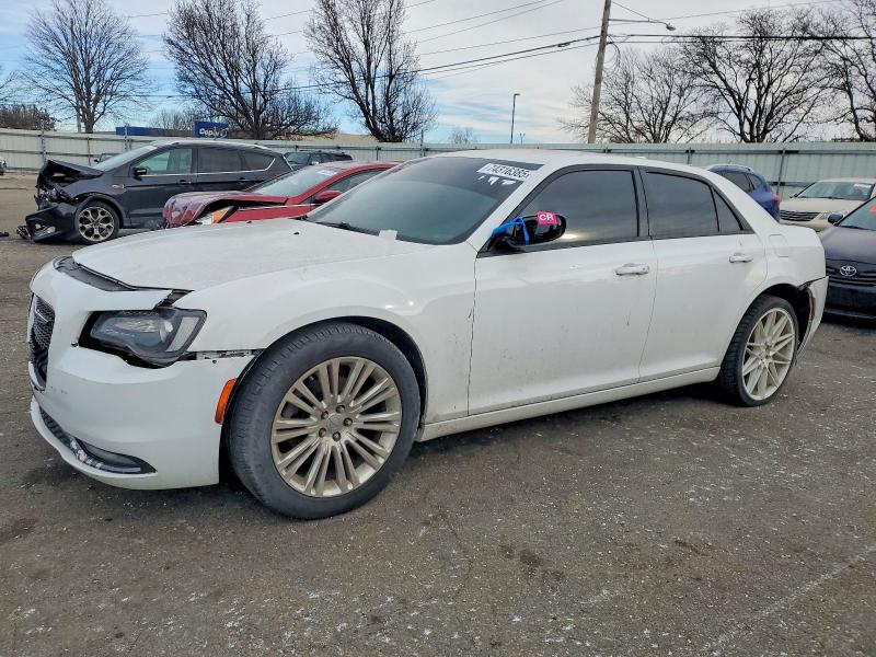 2015 CHRYSLER 300 — VIN 2C3CCAGG8FH923123