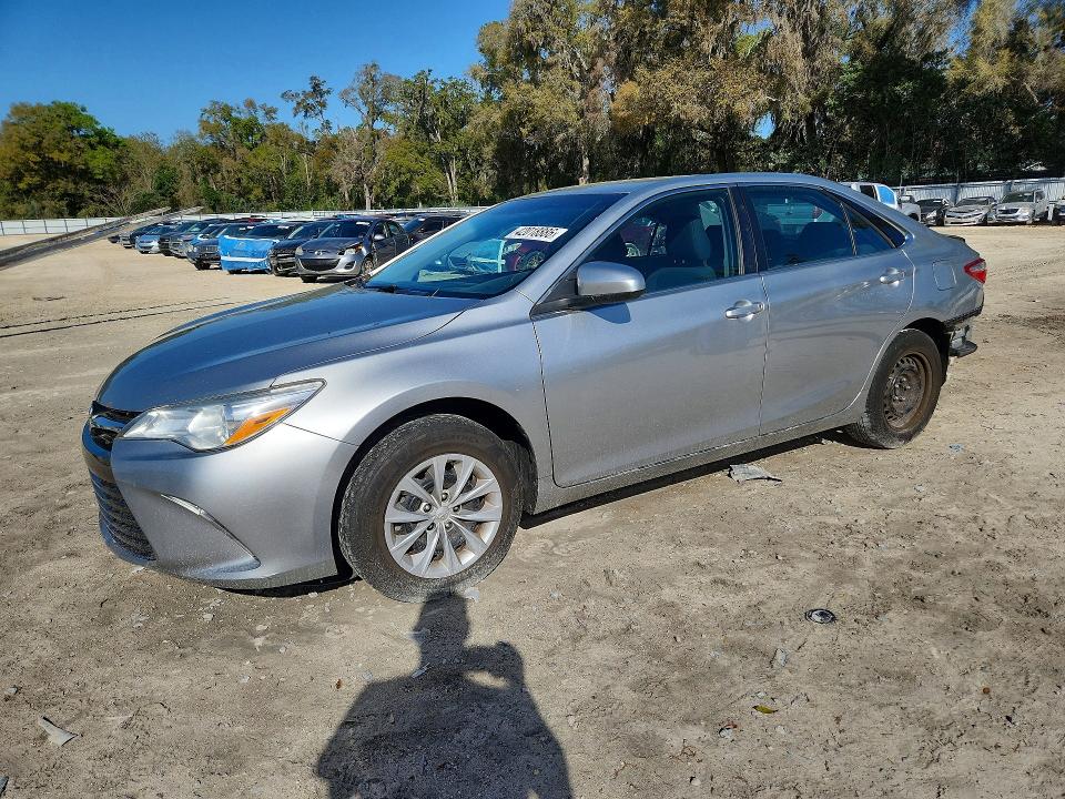 2016 TOYOTA CAMRY — VIN 4T4BF1FK9GR559704