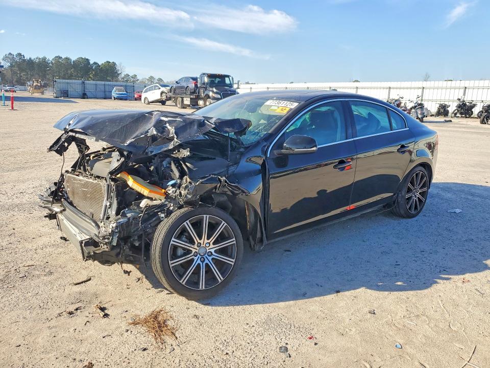 2017 VOLVO S60 — VIN LYV402HK7HB135493