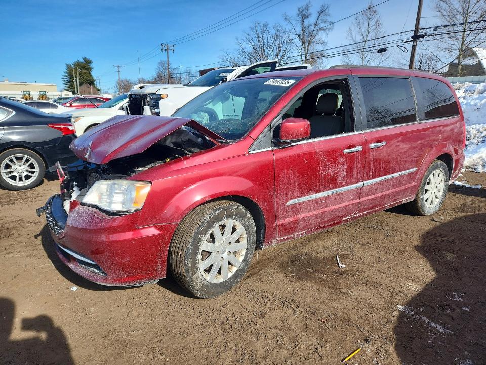 2016 CHRYSLER TOWN & COU — VIN 2C4RC1BG3GR129882