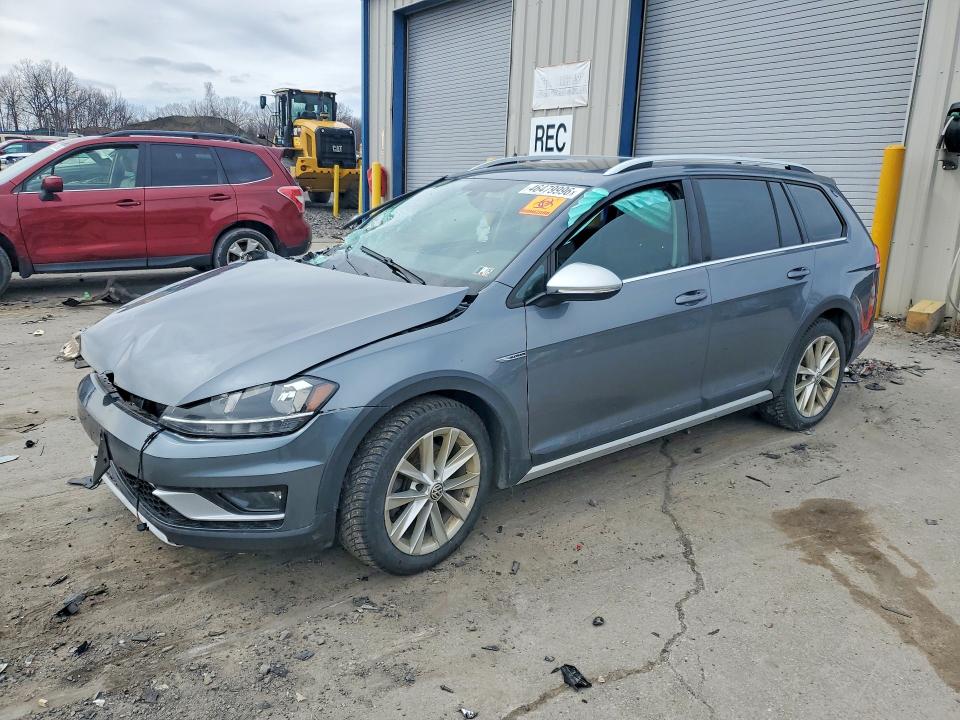 2018 VOLKSWAGEN GOLF ALLTRACK — VIN 3VWM17AU1JM756912