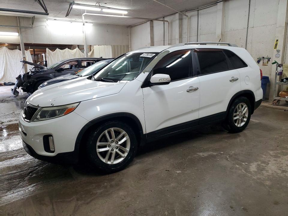 2015 KIA SORENTO — VIN 5XYKT4A68FG632726
