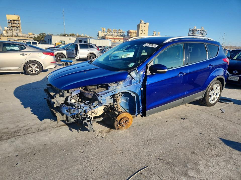 2015 FORD ESCAPE — VIN 1FMCU9J92FUB03016