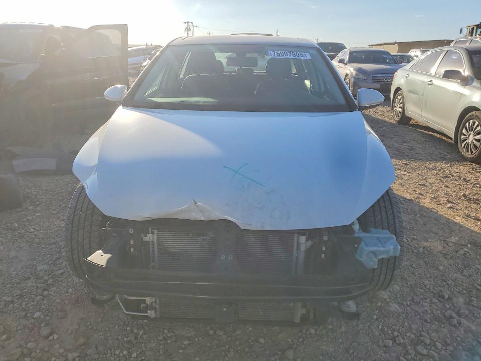 3VW217AU8HM037366