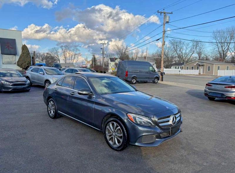 2015 MERCEDES-BENZ C 300 4MAT — VIN 55SWF4KB4FU018833