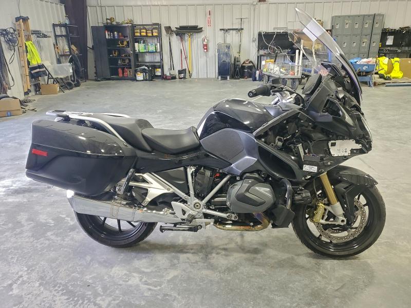 2022 BMW R 1250 RT — VIN WB10L030XN6F84933
