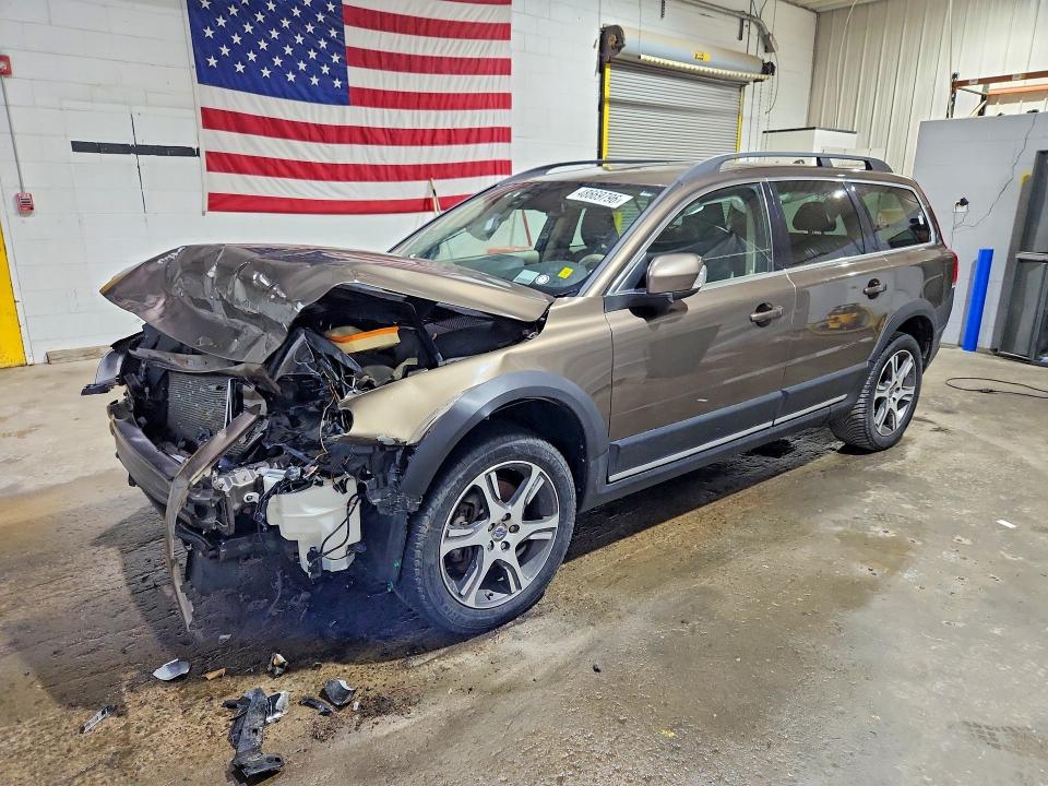 2015 VOLVO XC70 — VIN YV4902NC6F1200368