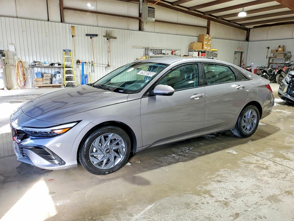 2024 HYUNDAI ELANTRA SE — VIN KMHLM4DG4RU748672