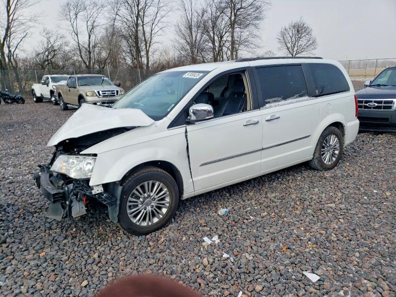 2015 CHRYSLER TOWN & COUNTRY — VIN 2C4RC1CG0FR674404