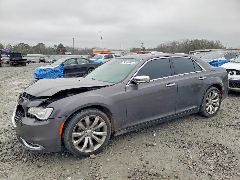 2018 CHRYSLER 300 — VIN 2C3CCAEG2JH261843
