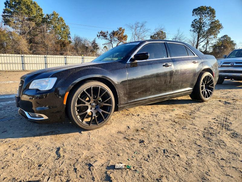 2019 CHRYSLER 300 — VIN 2C3CCAAG4KH610380