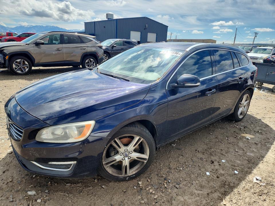 2016 VOLVO V60 — VIN YV1612SKXG1312102