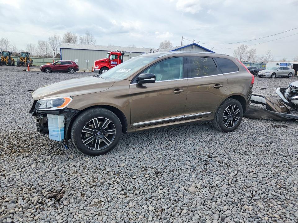 2017 VOLVO XC60 — VIN YV440MRRXH2140337