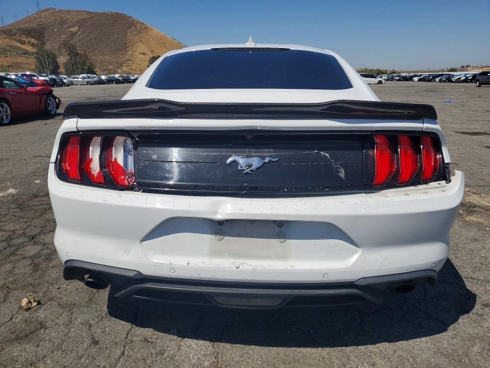 1FA6P8TH1P5111066