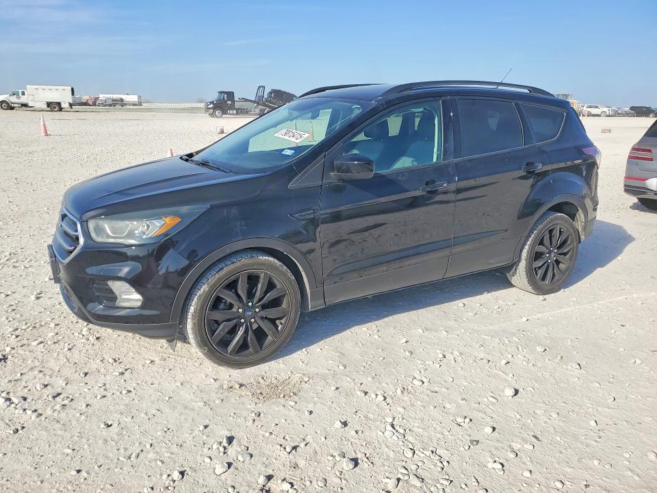 2017 FORD ESCAPE — VIN 1FMCU0GD7HUD66077