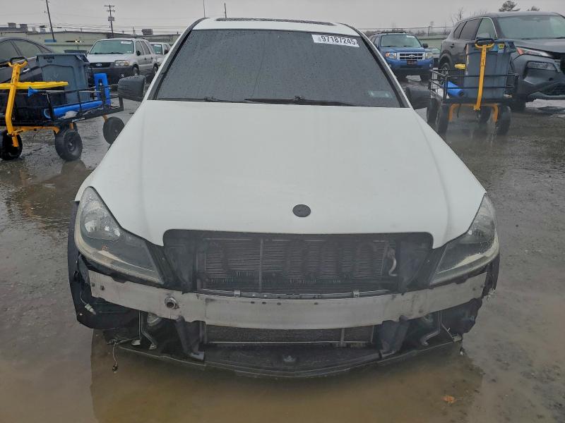 WDDGF8BB7CR205511
