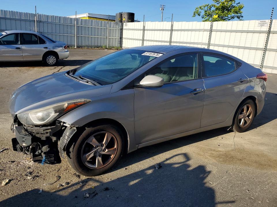 2015 HYUNDAI ELANTRA — VIN 5NPDH4AE4FH626559