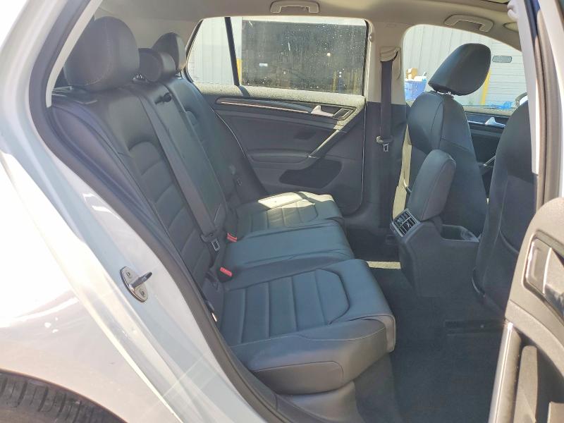 3VW2A7AU7FM012777