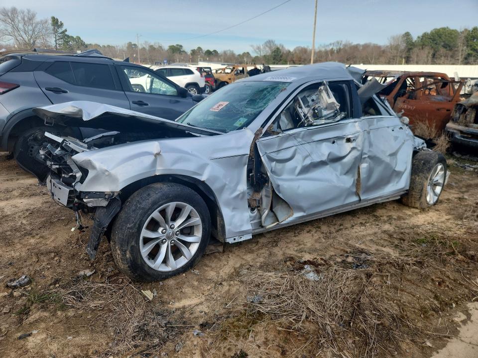 2020 CHRYSLER 300 — VIN 2C3CCAAG5LH250098