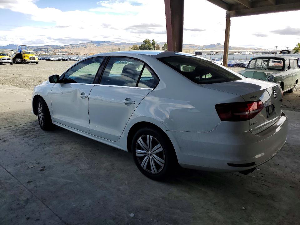 3VW2B7AJ1HM282044